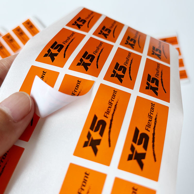 Las etiquetas privadas de encargo cubrieron la impresión en color de papel de la etiqueta engomada cuatro adhesivos